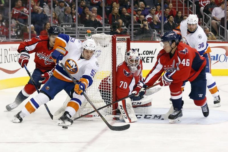 Islanders make playoffs by beating Capitals in OT
