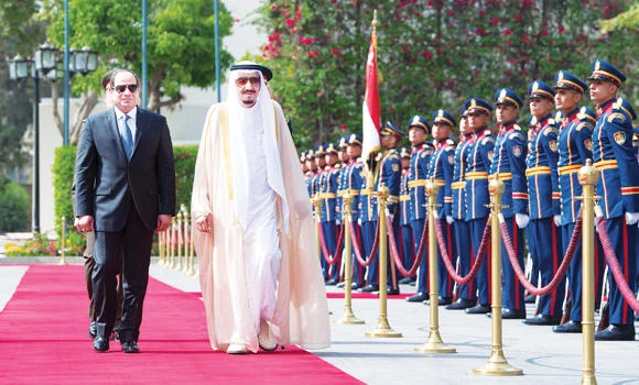 Egypt rolls out red carpet for king