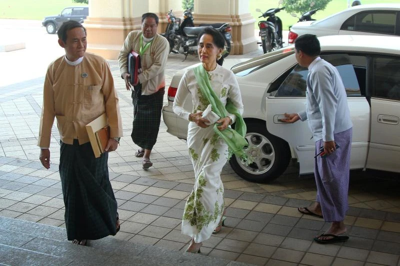 New Myanmar government frees scores of jailed activists