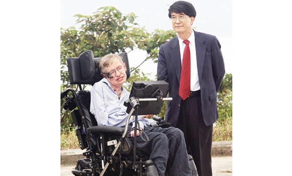 Hawking debuts with a big bang on China social media