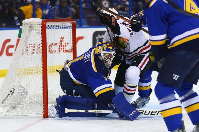 Backes hits OT winner, Blues beat Blackhawks 1-0