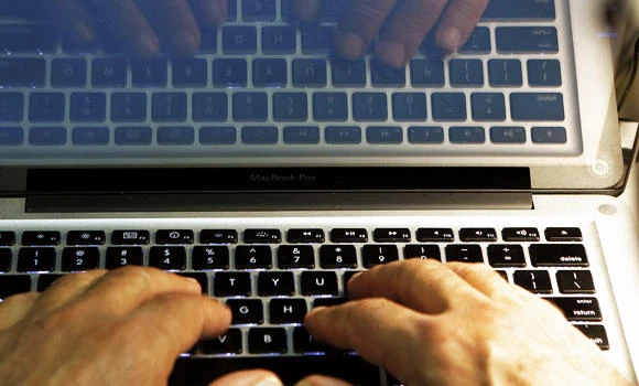 Extremists take advantage of Web anonymity