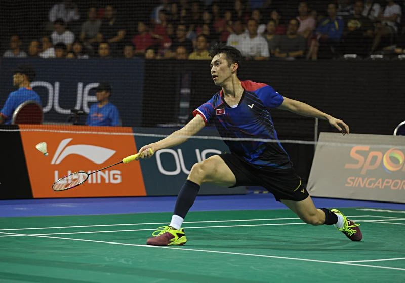 Top-ranked Chen crashes in Singapore Open