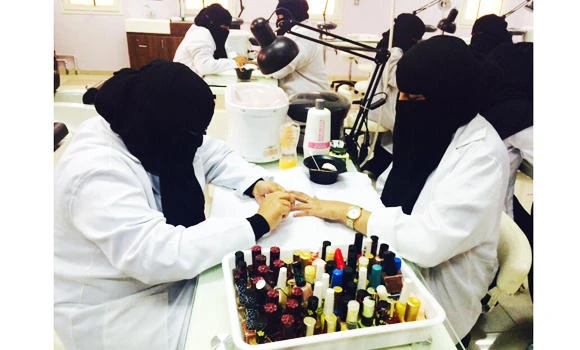 422 Saudi women find jobs in 27 sectors