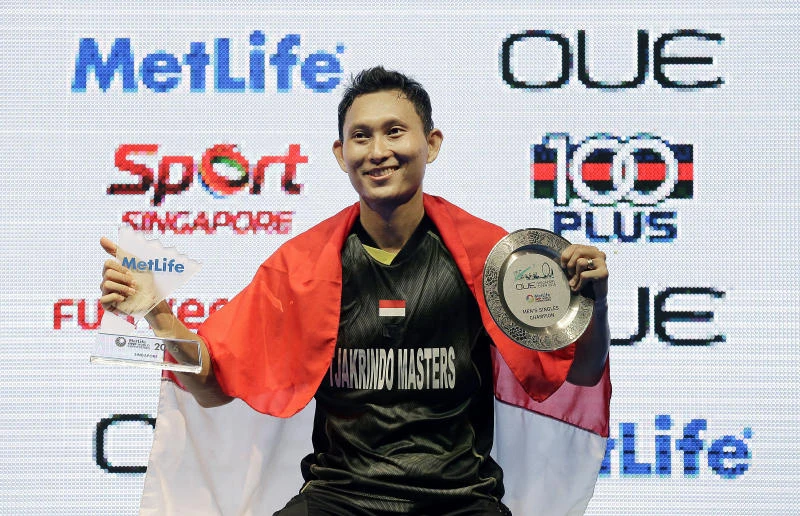 Kuncoro, Ratchanok champions at Singapore Open