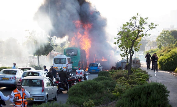 Bomb hits Jerusalem bus, 16 wounded