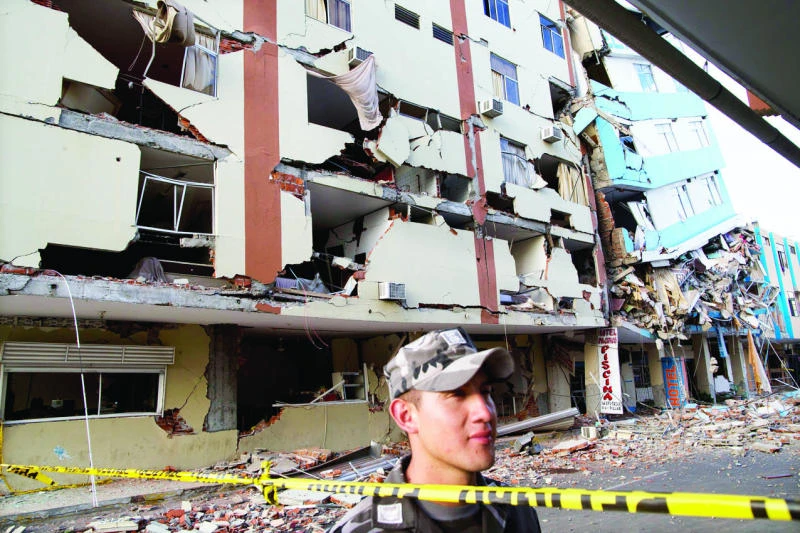 Rescuers pull out survivors of Ecuador quake