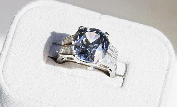 Shirley Temple’s rare blue diamond ring fails to sell