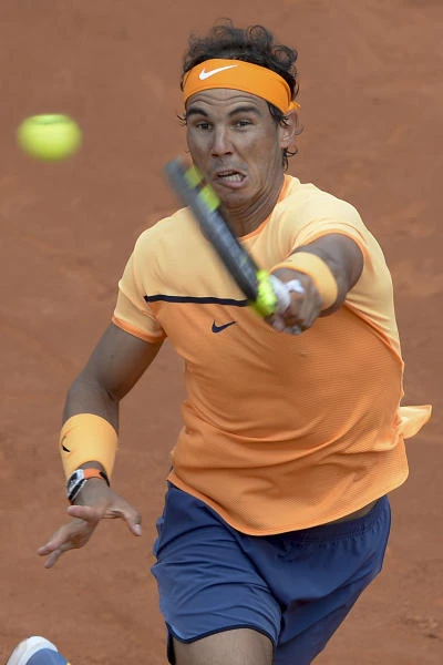 Nadal cruises into Barcelona quarters