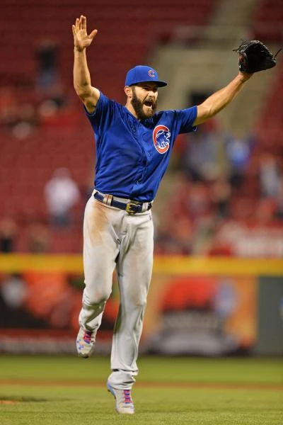Arrieta hurls no-hitter as Cubs rout Reds 16-0