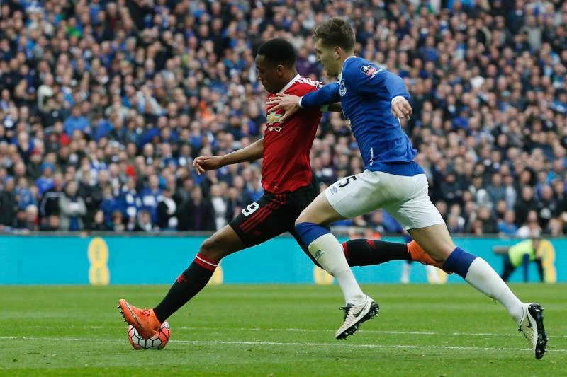 Ice-cool Martial sends Man United to FA Cup final