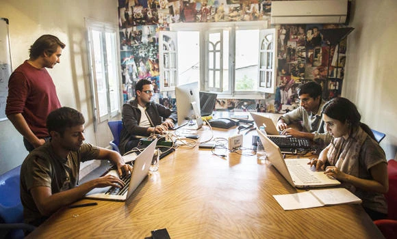 Internet clicks come with a cause in Egypt