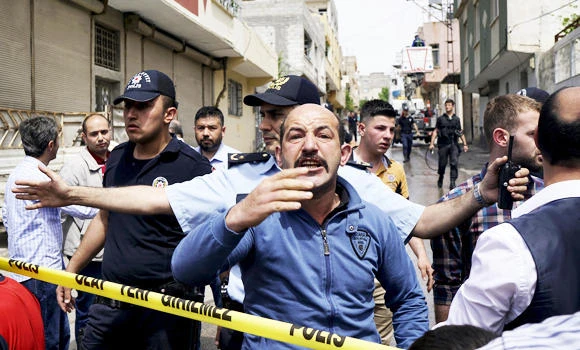 Rockets from Syria kill one in Turkish town