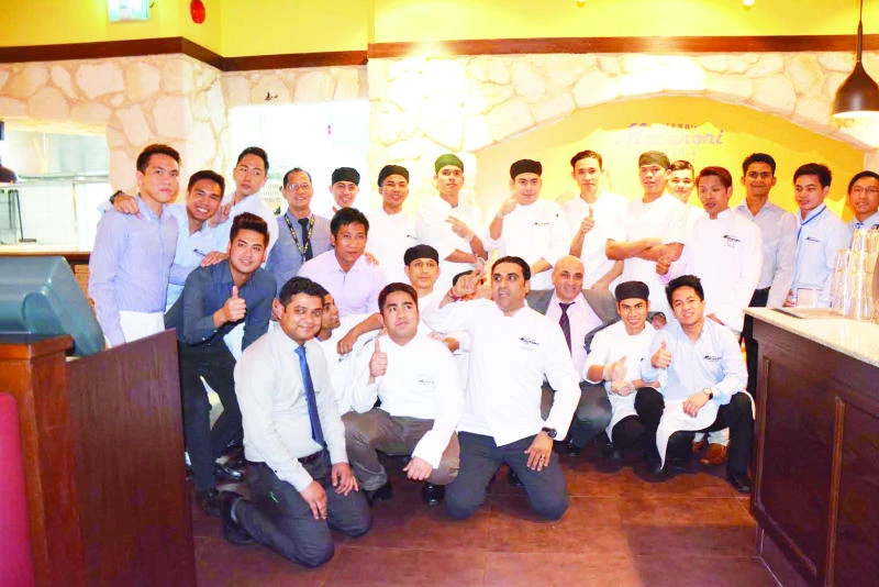 Romano’s Macaroni Grill hosts social event