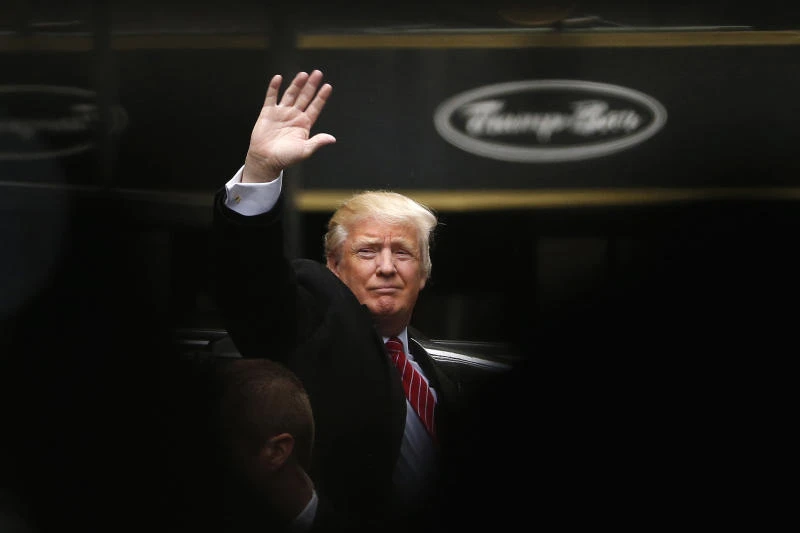 Trump, Clinton press closer to general election showdown