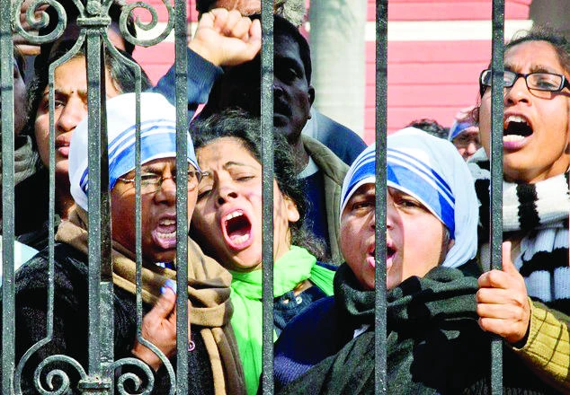 Police help Hindu fanatics halt church wedding