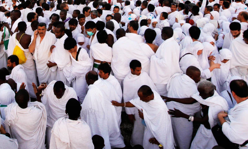 Muslim pilgrims pray on a rocky hill called the Mountain of Mercy, near the holy city of Makkah, Saudi Arabia, in this Oct. 14, 2013 file photo. (AP)