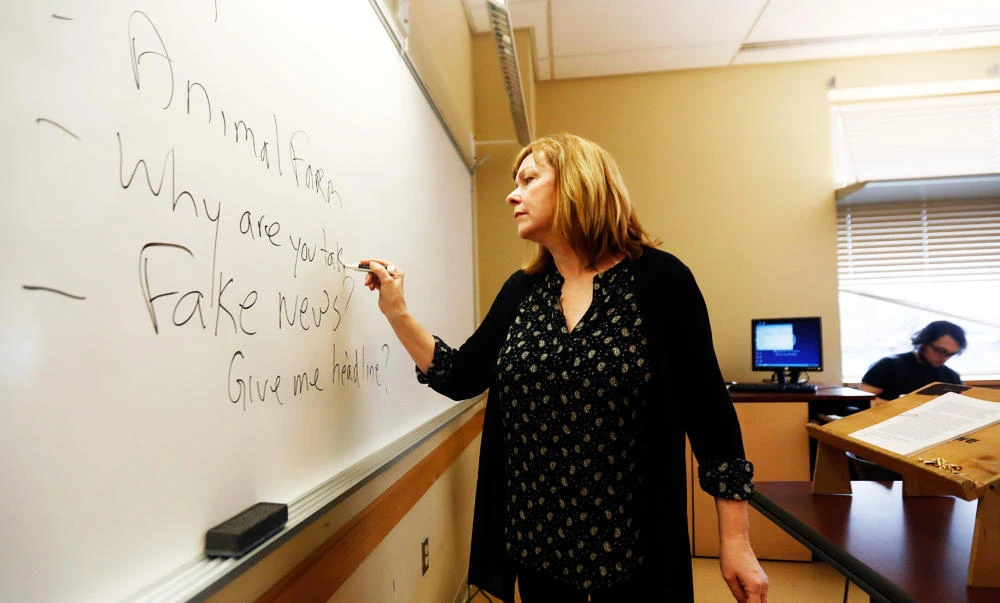 In this Jan. 20, 2017 photo, Pat Winters Lauro, a journalism professor at Kean University in Union, N.J., leads a class discussion talking about fake news. (AP)