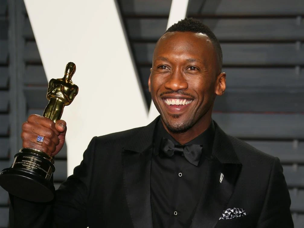 US actor Mahershala Ali is the first Muslim to win the Academy Award by taking the Best Supporting Actor award for "Moonlight" Sunday night. (AFP Photo)