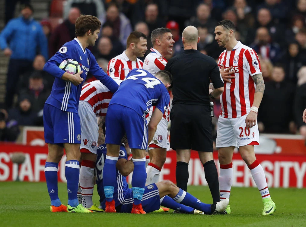 Chelsea's Diego Costa sits injured
