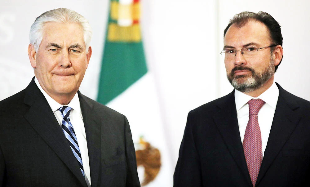 U.S. Secretary of State Rex Tillerson and Mexico's Foreign Secretary Luis Videgaray pose for a picture after delivering statements at the Ministry of Foreign Affairs in Mexico City, Mexico, in this February 23, 2017 photo. ( REUTERS)
