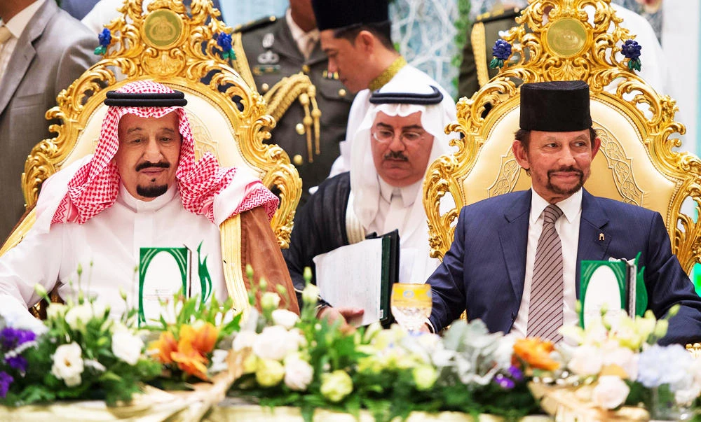 King Salman and Sultan Hassanal Bolkiah of Brunei. (SPA)