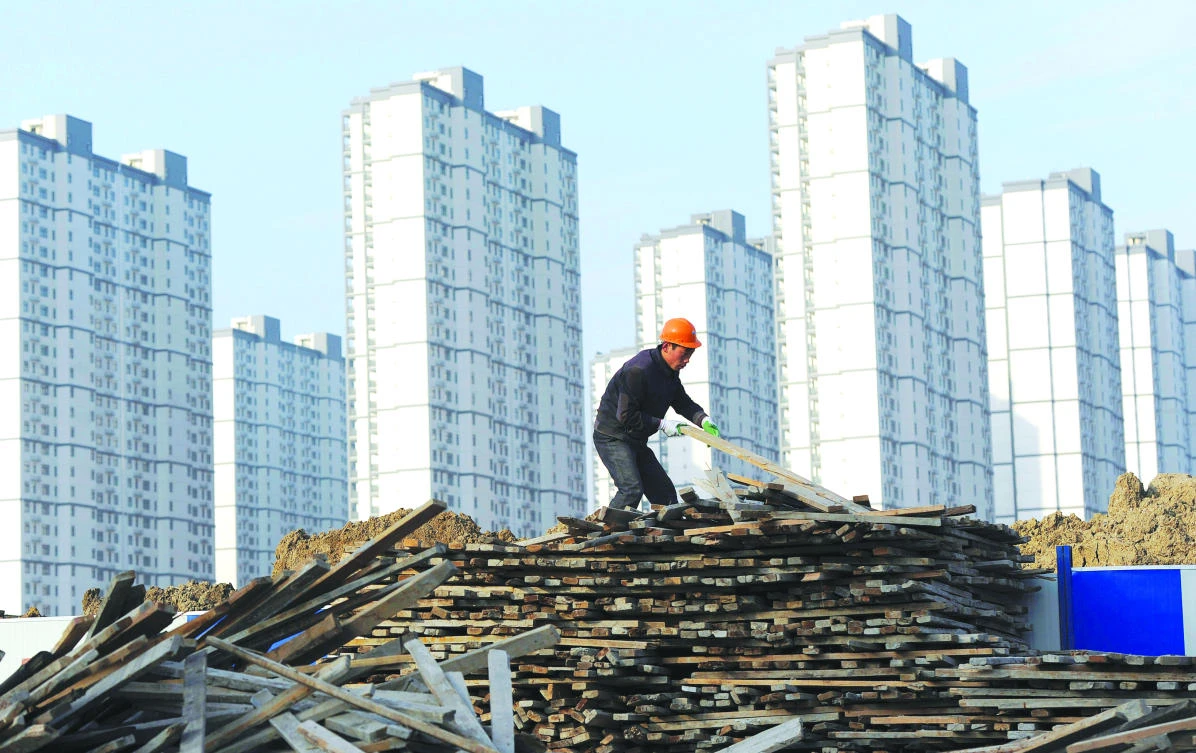 China set a target of 6.5 to 7 percent last year and ultimately achieved 6.7 percent growth, supported by record bank loans, a speculative housing boom and billions in government investment. (Reuters)