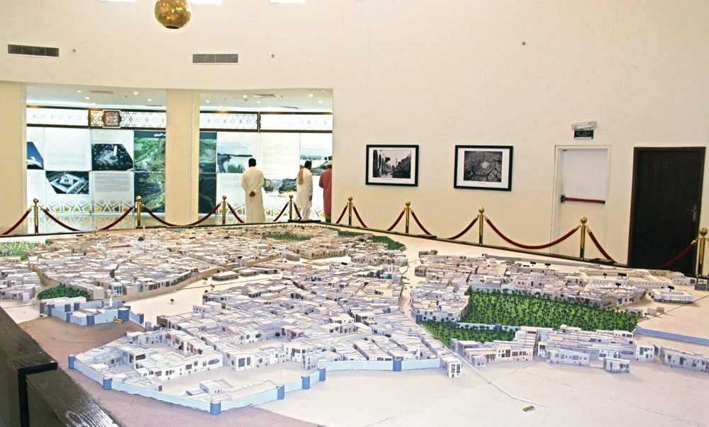 The exhibition presents different aspects that highlight the prominent religious and historical role Madinah has played. (AN photo)