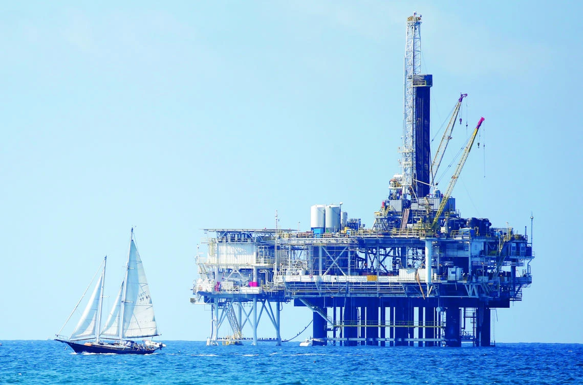 Oil industry revives quest for deepwater reserves