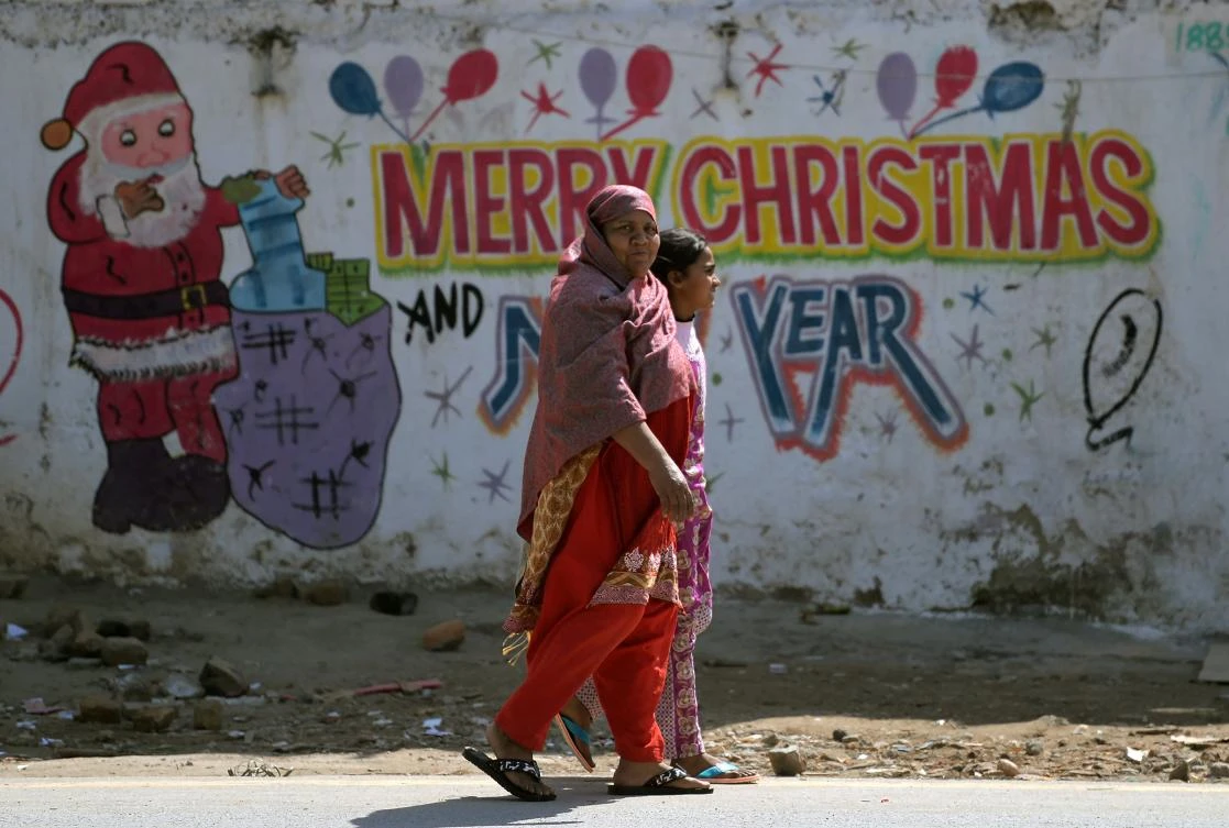 Pakistan census: A third sex, nine languages, many faiths