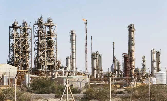 Pipelines are seen at the industrial zone at the oil port of Brega, Libya, in this January 12, 2017 photo. (Reuters)