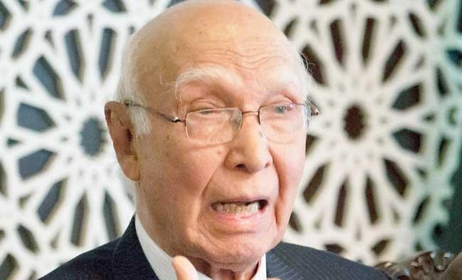 Sartaj Aziz, adviser to Pakistan’s prime minister for foreign affairs, speaks during a press conference in Islamabad, in this file photo. (AP)