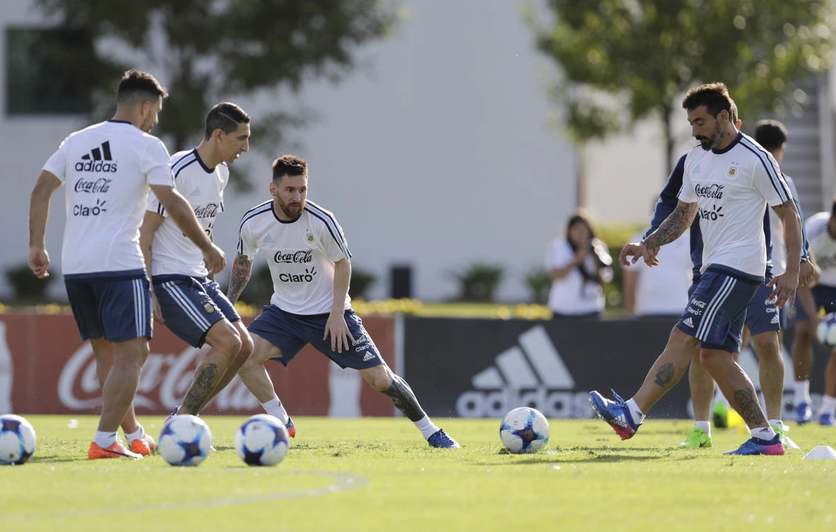 From left to right, Argentina's Sergio Aguero, Angel Di Maria, Lionel Messi and Ezequiel Lavezzi, attend a training session of the national soccer team before a 2018 Russia World Cup qualifying soccer match against Chile in Buenos Aires on Wednesday. (AP)