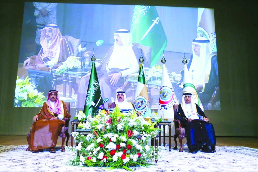 National Guard Minister Prince Miteb bin Abdullah, center, during the inauguration of the Seventh Patient Safety Forum in Riyadh on Tuesday.