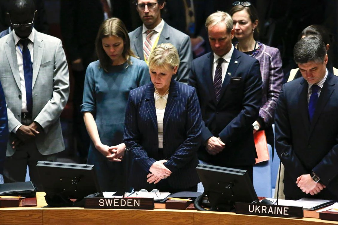 Margot Wallstrom Sweden’s foreign minister (C) pauses with other members during a minute of silence at the Security Council on March 23, 2017 at UN Headquarters in New York. (AFP)