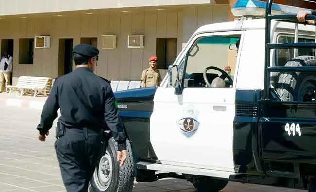 Gang of 10 arrested in Riyadh for 44 robberies