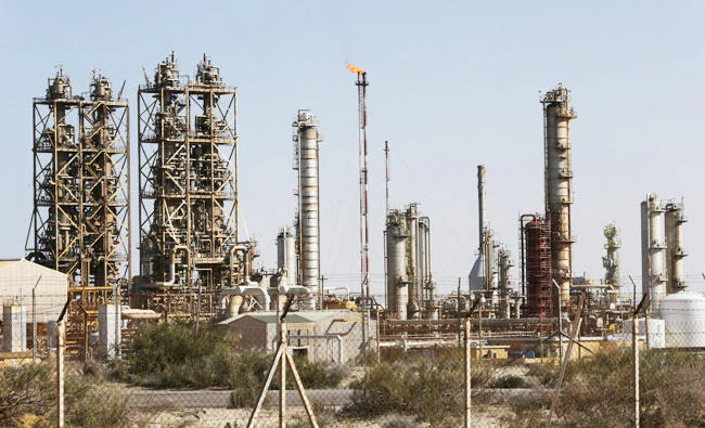 Pipelines are seen at the industrial zone at the oil port of Brega, Libya, in this January 12, 2017 photo. (Reuters)