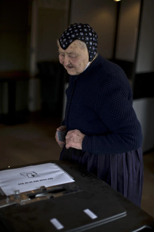 Funeral discounts for elderly Japan drivers who quit