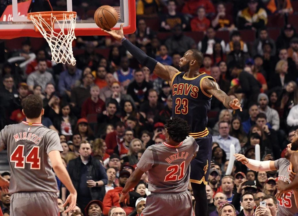 Cleveland Cavaliers forward LeBron James (23) shoots the ball against the Chicago Bulls during the first quarter at the United Center on Thursday night. (USA TODAY Sports)