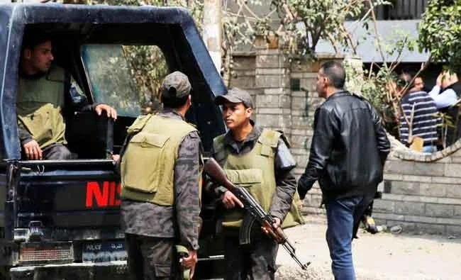 Riot police officers stand guard in Maadi, Cairo, Egypt, in this March 24, 2017 photo. (REUTERS)