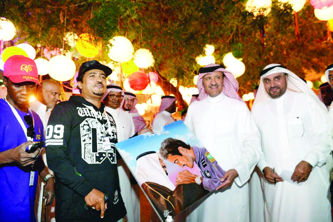 SCTH Chairman Prince Sultan bin Salman at the Jeddah Historical Festival “Atareek.” (AN photo)