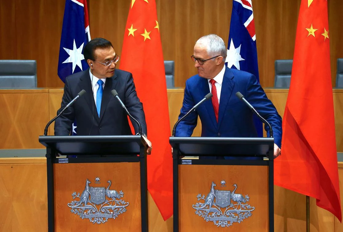 Australia’s Prime Minister Malcolm Turnbull (R) and Chinese Premier Li Keqiang (L) attend a press conference at Parliament House in Canberra on March 24, 2017. (AFP)