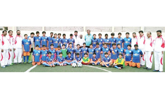 Soccer Freakz Football Academy with SIFF president, coaches and officials at the Eskan ground. (AN photo)
