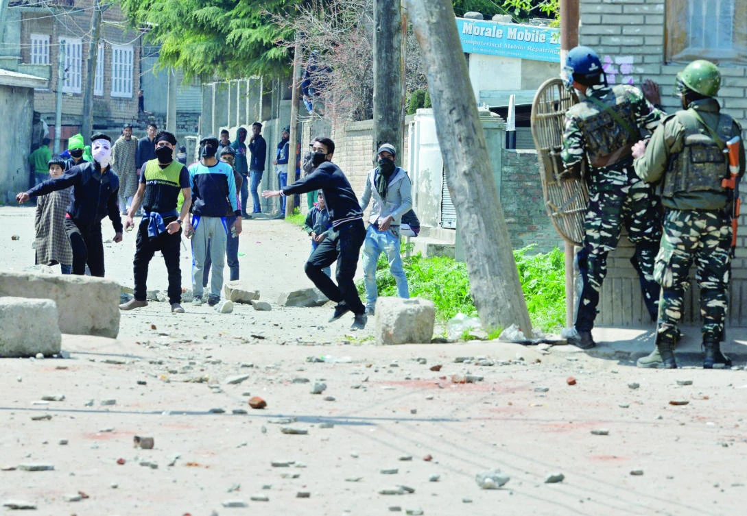 Six dead after Indian police open fire at Kashmir protesters