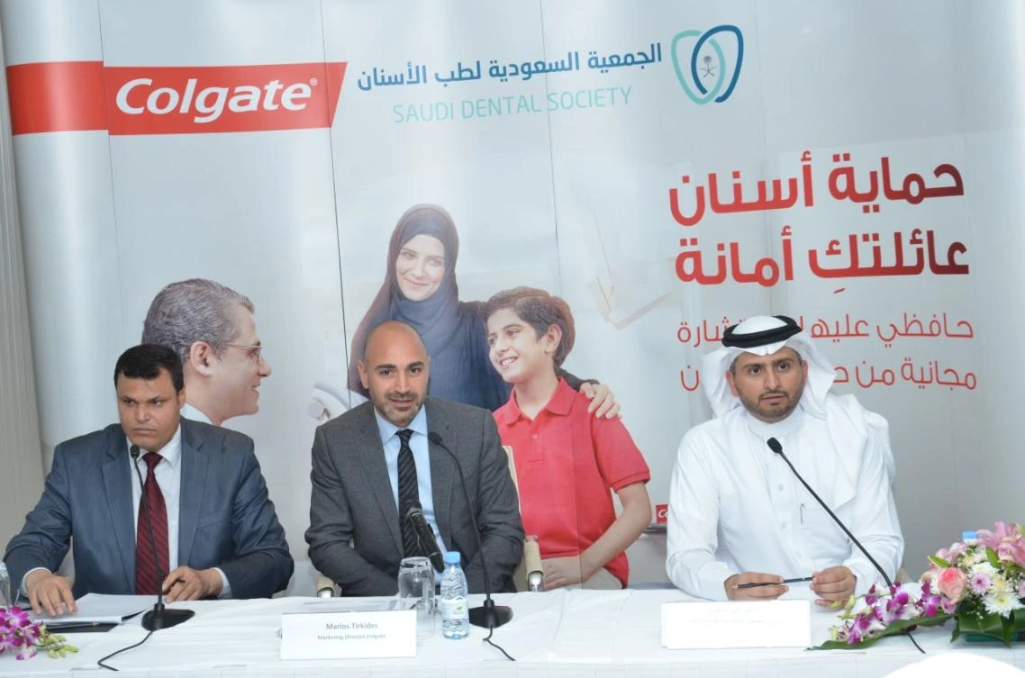 Dr. Fahad Ali Alshehri, head of Saudi Dental Society, right, with other officials at the launch of a dental healt campaign in Riyadh on Monday. (AN photo by Ghaffar Ahmed Khan)