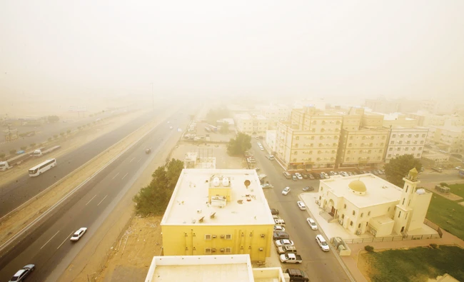 The sandstorm that struck on Tuesday is expect to continue at least through Thursday and then gradually weaken. (AN photo by Ghazi Mahdi)