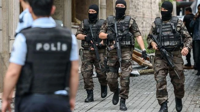 Turkish counter-terror police in Istanbul. (AFP)