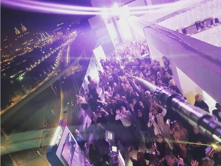 Dubai firm breaks selfie stick world record