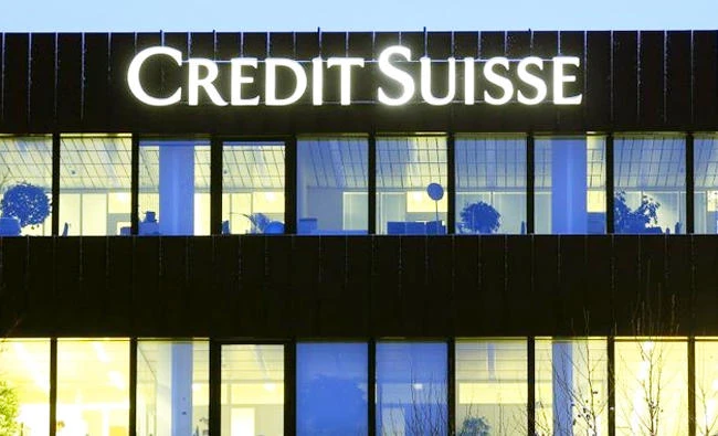 Credit Suisse execs take bonus cuts of 40% after outcry