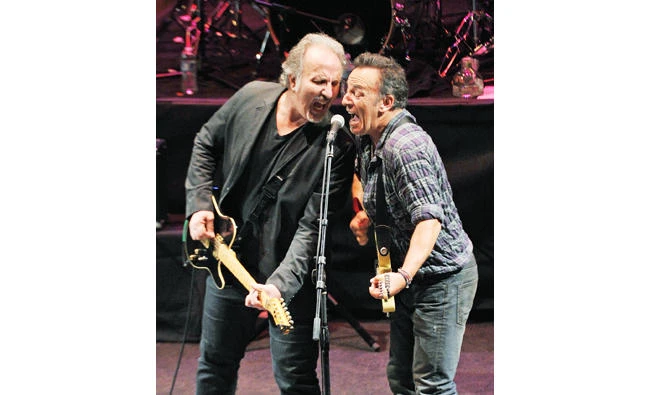 Musicians Joe Grushecky, left, and Bruce
Springsteen. (AFP)